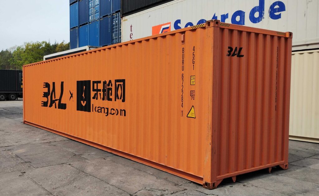 Kontener wykorzystywany w transporcie morskim